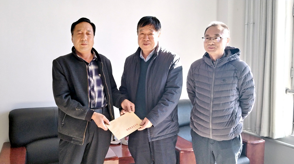 1704851417724042697.jpg 240105工会慰问职工 (3)_调整大小.jpg